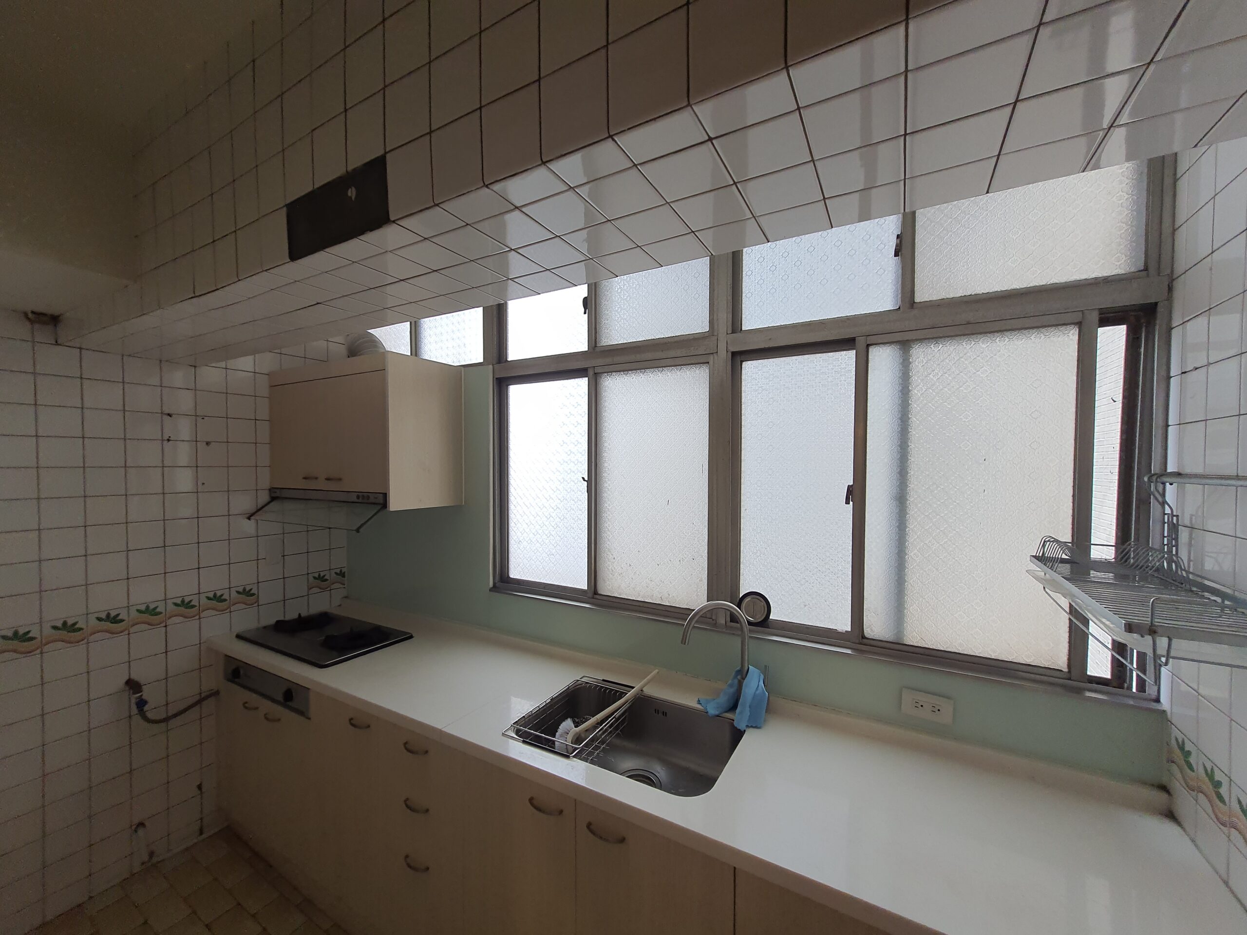 在老屋翻新工程中，廚房與浴室的整修屬於重要環節。