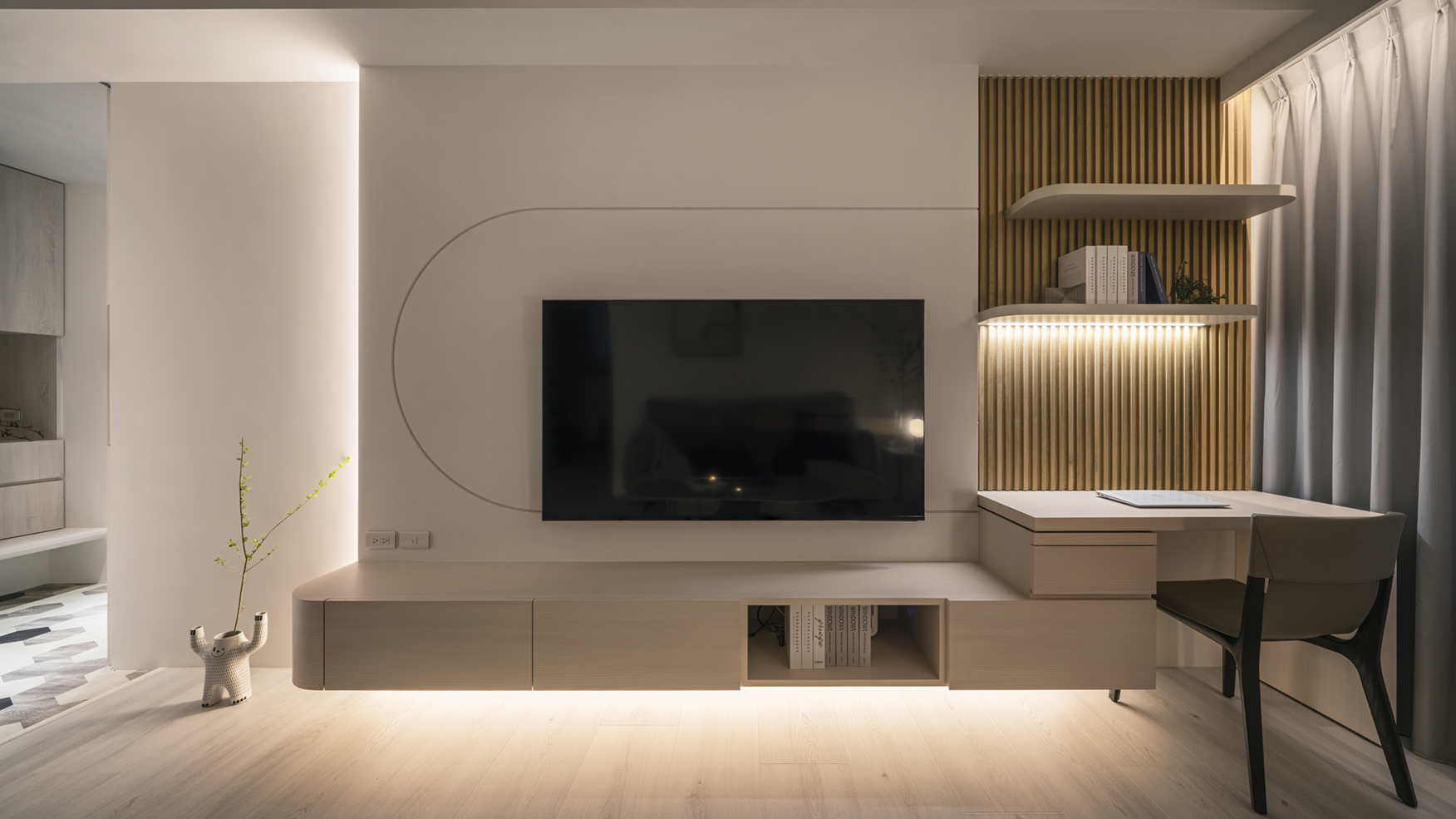 透過層次佈局、色溫選擇、動線規劃打造良好室內燈光配置，為自己與家人創造住得舒服的光域環境