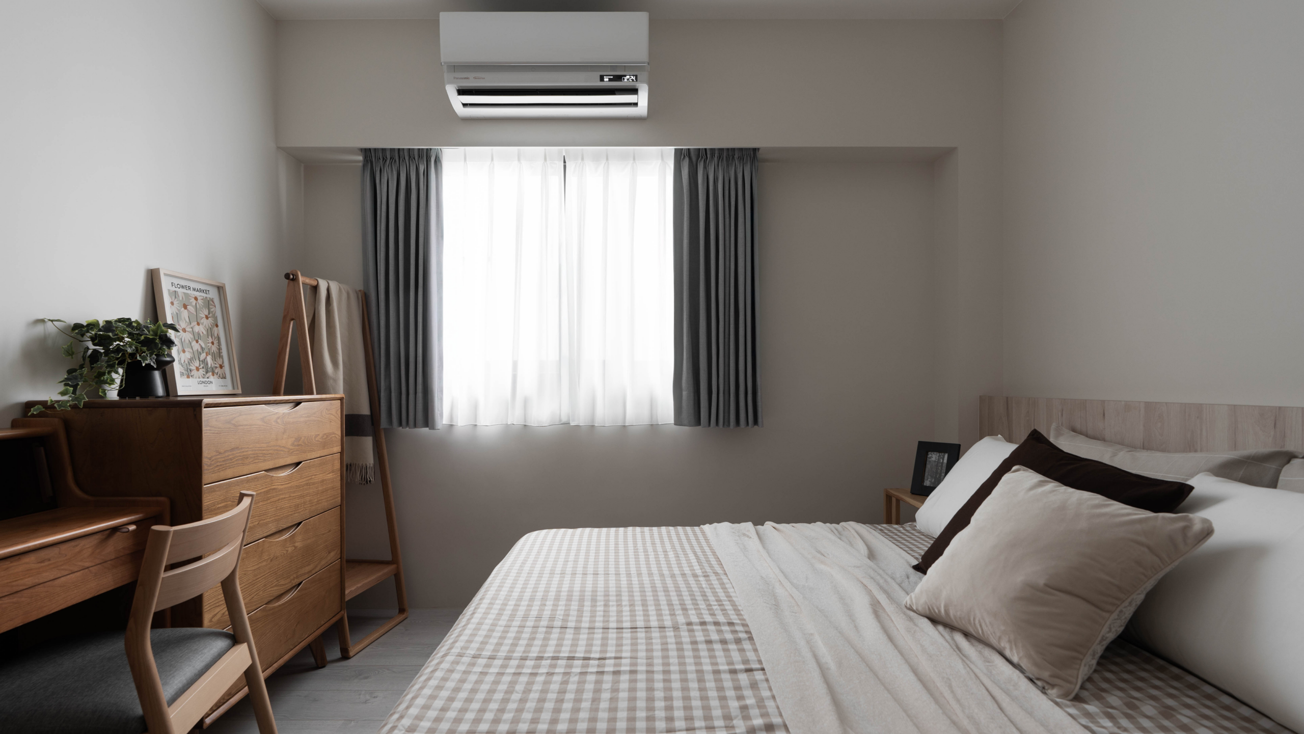 為維持室內溫度穩定，有效降低長者心血管疾病風險，建議安裝並使用具備冷暖功能之空調設備，以確保居住環境之安全與舒適。